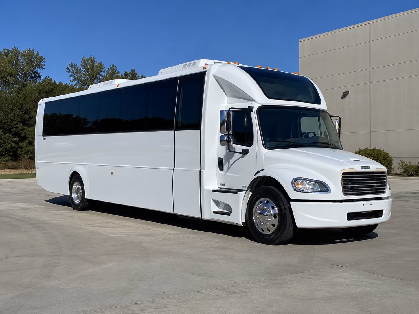apex 28 passenger party bus