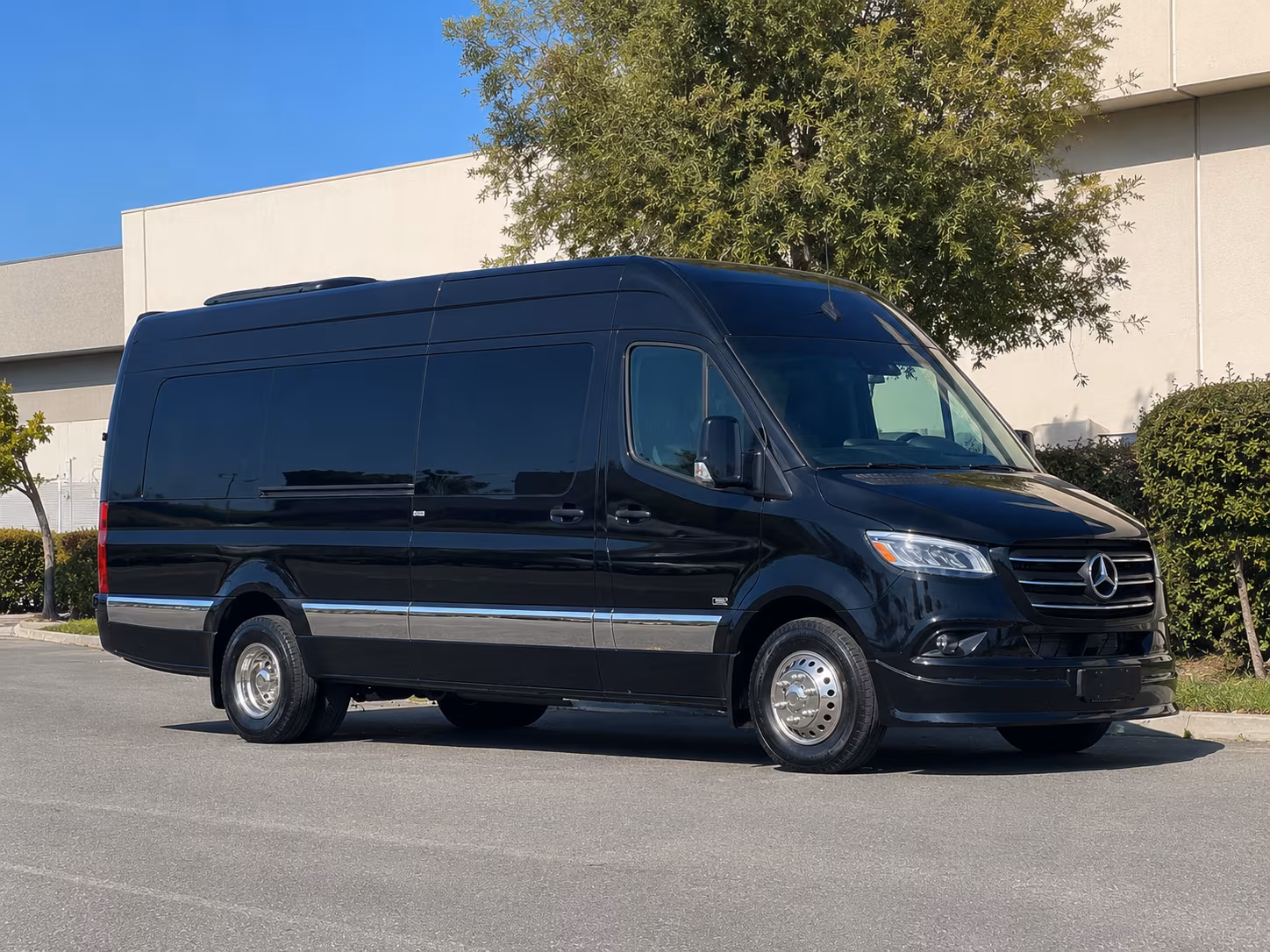 book a bus for your next wine tour 1